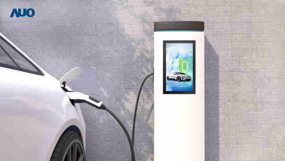 友達〝EVSE車用充電樁解決方案〞專為電動汽車充電樁設計，，具有高亮度、、、克服戶外艱難環境的耐溫、、、、耐紫外線等特性，，，並搭載散熱性及擴充性強的高效能工業電腦，，，可實現人機互動訴求，，，如資訊顯示、、、支付等應用